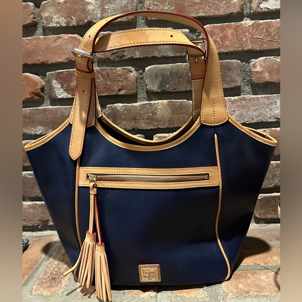 Dooney & Bourke Purse